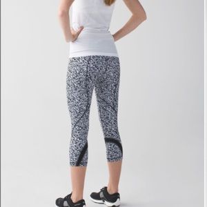 Lululemon Run: Inspire Crop II